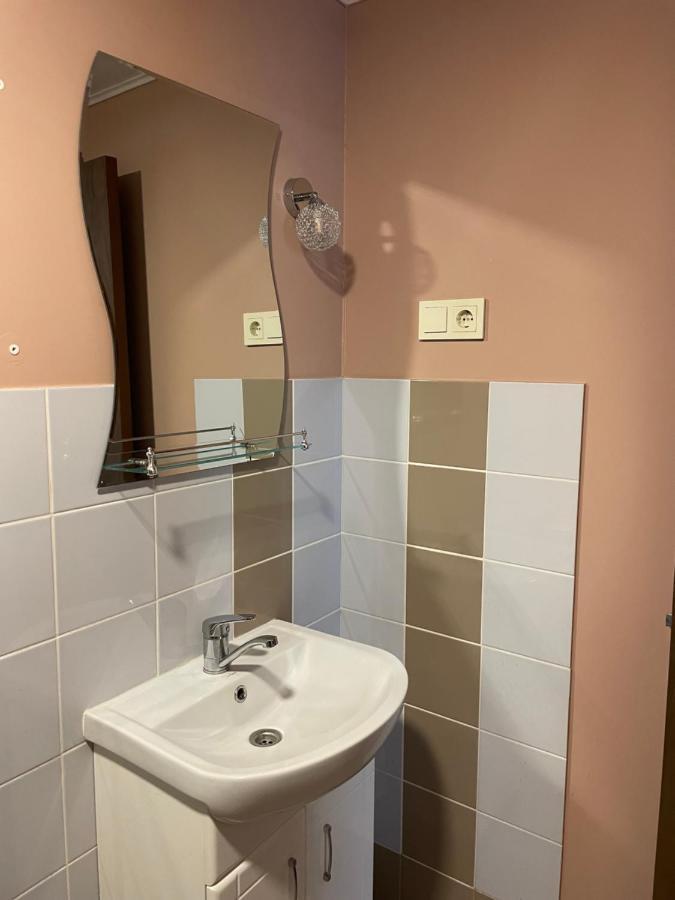 Kurbrauksim Goldingen Apartments คูลดีกา ภายนอก รูปภาพ