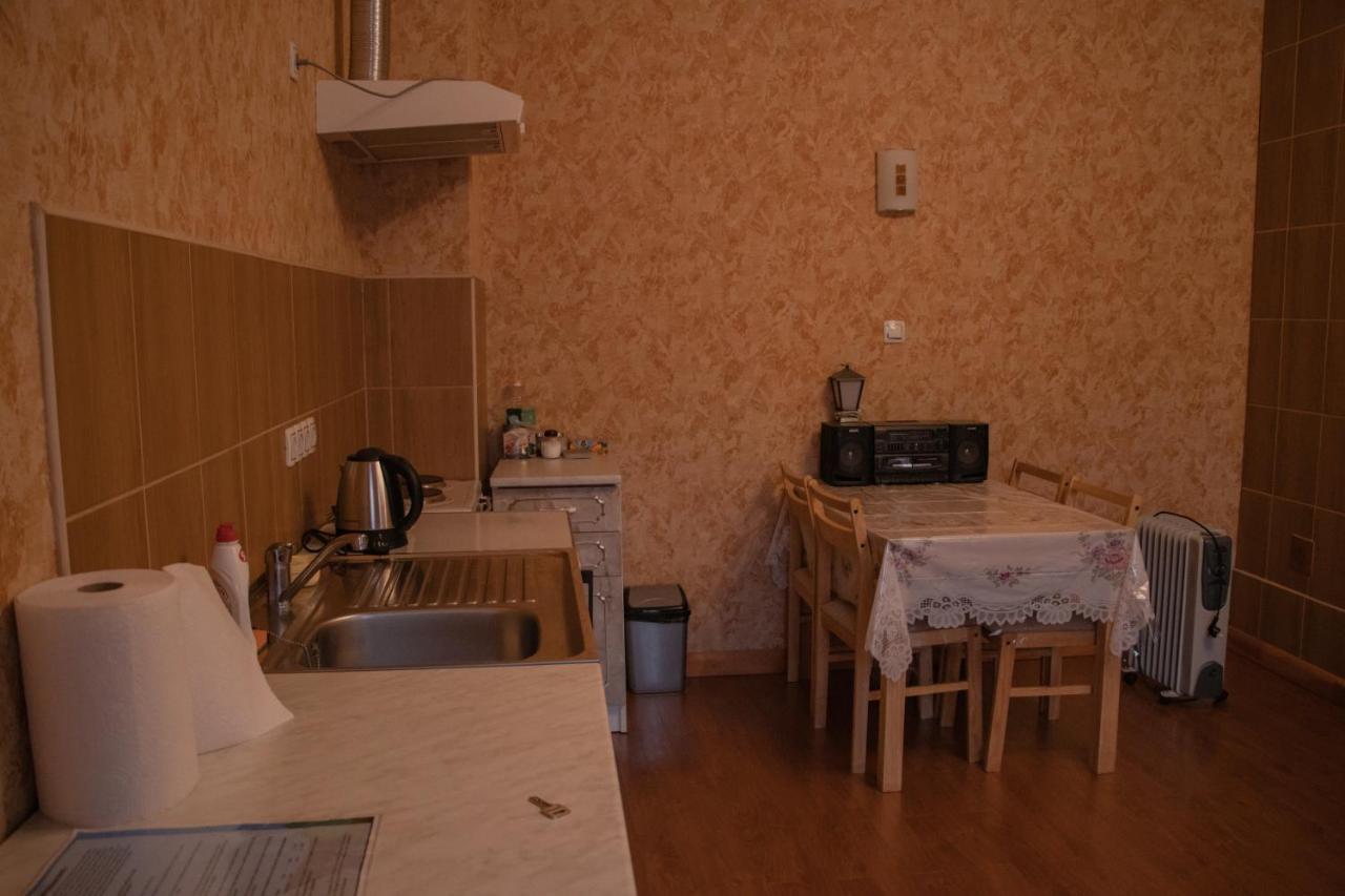 Kurbrauksim Goldingen Apartments คูลดีกา ภายนอก รูปภาพ